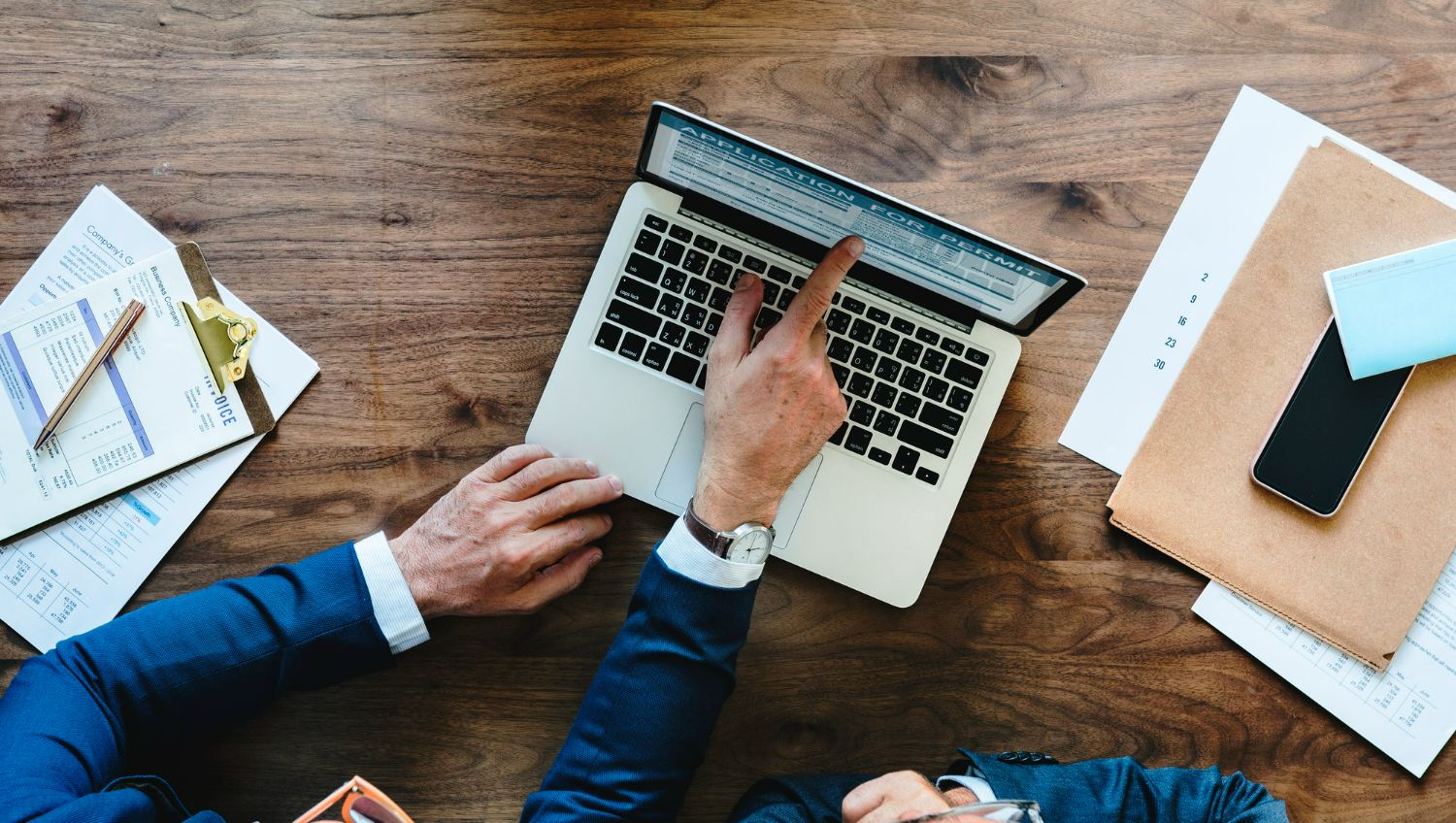 Membangun Website Bisnis yang Efektif: Panduan Lengkap untuk Pemula